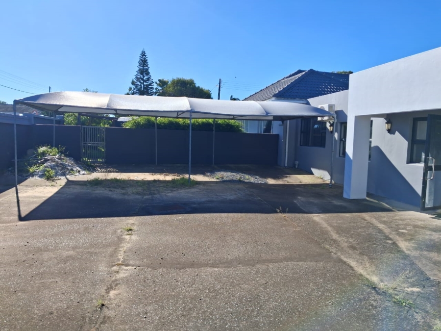 Commercial Property for Sale in Beacon Bay Eastern Cape